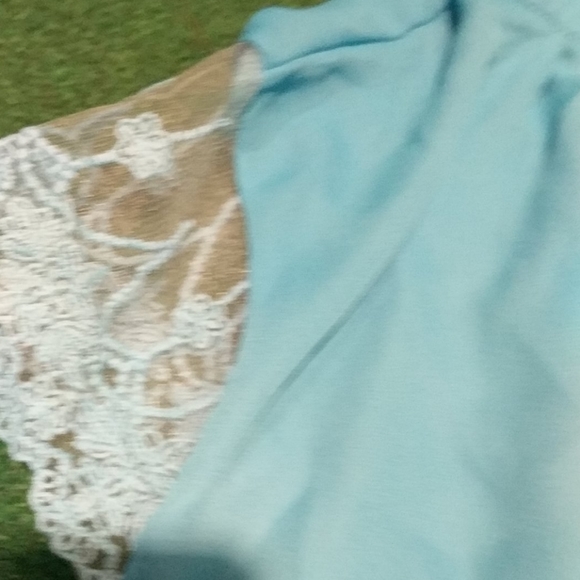 Never worn blue top with lace sleeves - Picture 3 of 6